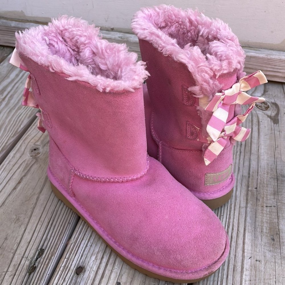 UGG Girls Bailey Bow II PInk Suede Sheepskin Boots Size 3